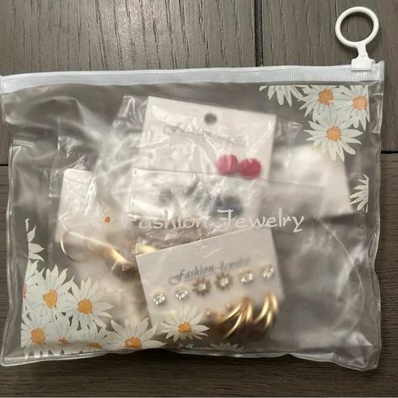 Fashion Jewelry Gold and Silver Earring Collection - 21 Pairs - Picture 9 of 9